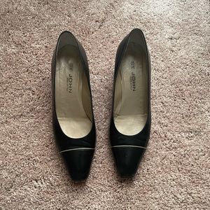 Black & gold St. John dress shoes